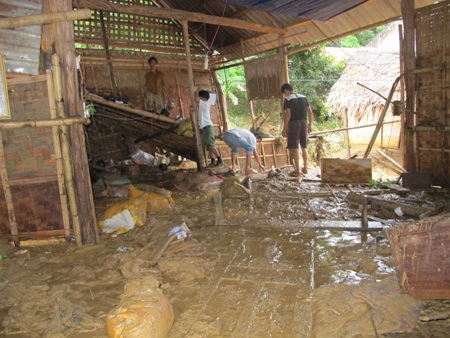 Chênh vênh bên dòng suối Chạ  - 1