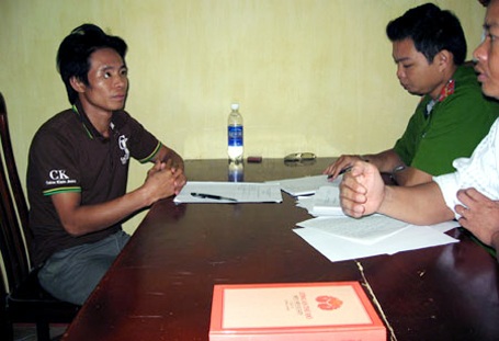 Hà Nội: Đối tượng “nói chuyện” tình ái bằng dao lĩnh án - 2