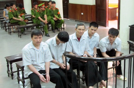 Tranh chấp đất đai, kẻ chết, người đi tù - 1 Tranh chấp đất đai, kẻ chết, người đi tù - 1