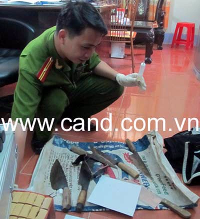 Chân dung nghi phạm giết người man rợ, cướp tiệm vàng - 3 Chân dung nghi phạm giết người man rợ, cướp tiệm vàng - 3
