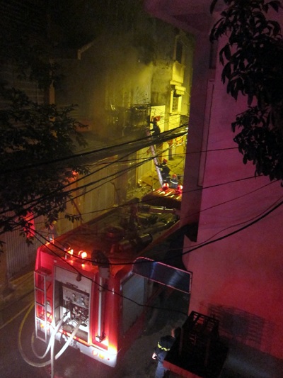 Hà Nội: “Bà hỏa” thiêu rụi ngôi nhà 4 tầng lúc nửa đêm - 8