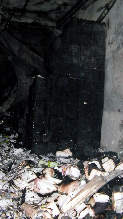 Hà Nội: “Bà hỏa” thiêu rụi ngôi nhà 4 tầng lúc nửa đêm - 3