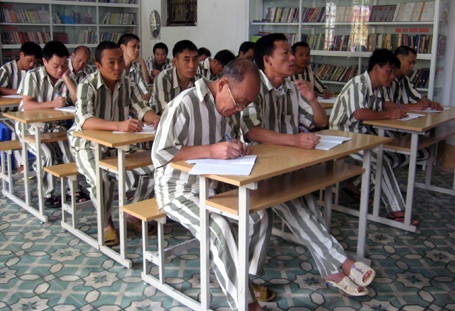 Lớp học của những học trò áo sọc - 1 Lớp học của những học trò áo sọc - 1