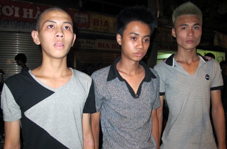 Hà Nội: Cảnh sát nổ súng chặn “quái xế” - 3 Hà Nội: Cảnh sát nổ súng chặn “quái xế” - 3