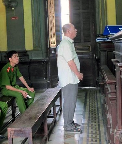 Chú hiếp cháu, bóc lịch 23 năm - 1 Chú hiếp cháu, bóc lịch 23 năm - 1