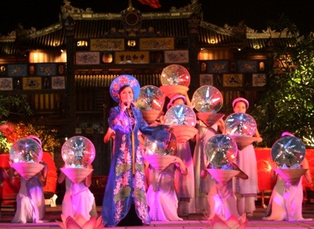 Tưng bừng đêm hội “Hạ Long thần tiên” - 9 Tưng bừng đêm hội “Hạ Long thần tiên” - 9