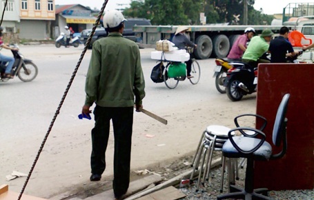 “Lạ lùng” một cuộc “cưỡng chế” biển số nhà - 2 “Lạ lùng” một cuộc “cưỡng chế” biển số nhà - 2