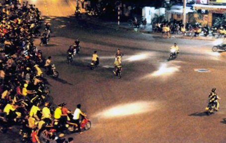 Giám đốc Công an Hà Nội phản đối đề xuất tiêu hủy xe đua - 1 Giám đốc Công an Hà Nội phản đối đề xuất tiêu hủy xe đua - 1