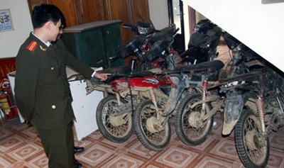 Triệt phá đường dây buôn bán thuốc nổ lớn - 1