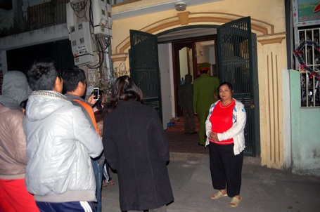 Bị đòi nhà kiểu xã hội đen, một phụ nữ treo cổ tự tử - 1