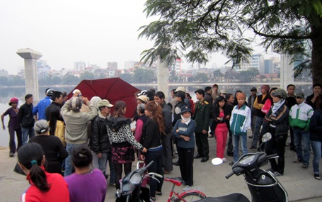 Hà Nội: Phát hiện xác thai nhi vứt trong thùng rác - 4