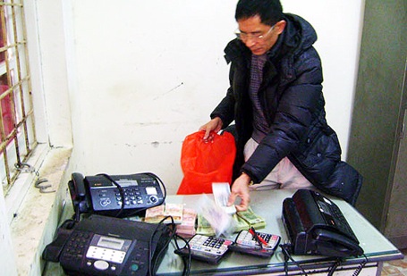 Hà Nội: Triệt xóa ổ lô đề “khủng” - 2