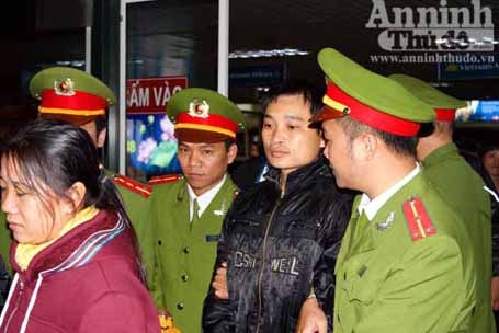 Bắt đối tượng cắt cổ cắt cổ chủ quán cafe để cướp tài sản - 1