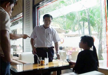 Bắt quả tang thư ký Tòa án nhận hối lộ - 1