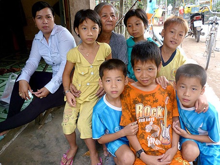 Chuyện chưa kể về 2 người trúng số độc đắc - 1 Chuyện chưa kể về 2 người trúng số độc đắc - 1