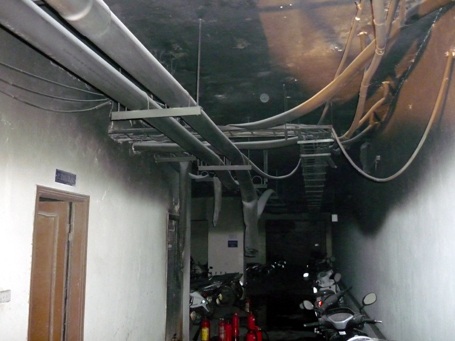 Hà Nội: Náo loạn cháy chung cư 21 tầng - 5 Hà Nội: Náo loạn cháy chung cư 21 tầng - 5