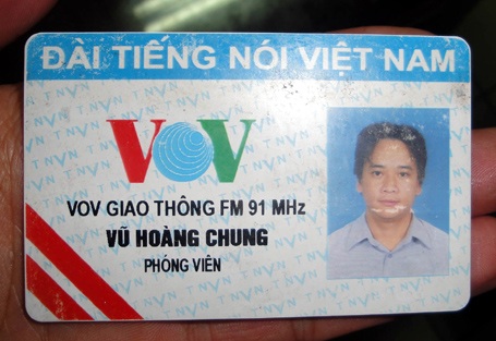 Mạo danh phóng viên, lên mặt với công an - 2