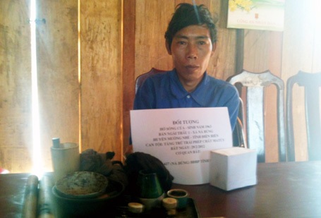 Vượt biên sang Lào trồng thuốc phiện, vừa thu hoạch thì bị bắt - 1 Vượt biên sang Lào trồng thuốc phiện, vừa thu hoạch thì bị bắt - 1