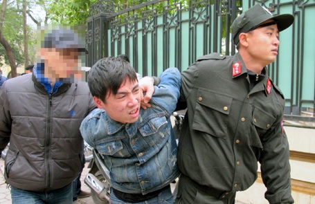 “Ve sầu thoát xác” không qua được mắt Cảnh sát hình sự - 1