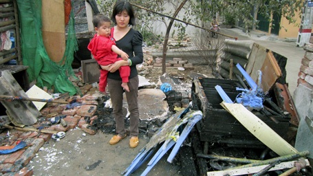 Hà Nội: Hỏa hoạn lúc nửa đêm, 2 mẹ con tật nguyền “hút chết”