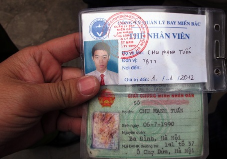 Hà Nội: Giả danh Cảnh sát cơ động để “lòe” Cảnh sát giao thông - 2 Hà Nội: Giả danh Cảnh sát cơ động để “lòe” Cảnh sát giao thông