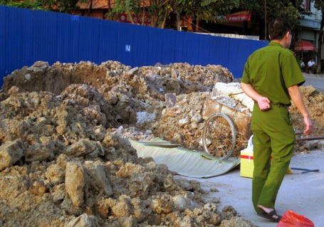 Hà Nội: Phát hiện xác người đàn ông bên bãi đất phế thải - 1 X