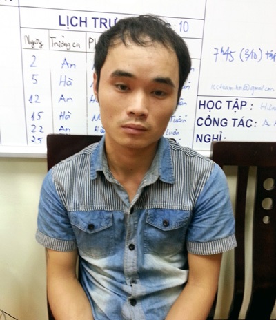 Phát hiện 2 người nước ngoài dùng thẻ tín dụng giả để rút tiền - 2 Đối tượng Cao Xuân Dương.