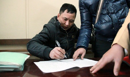 Hà Nội: Vừa “cuỗm” chiếc iPhone, bị CSGT tóm gọn - 1 Đối tượng Lê Trường Sơn.