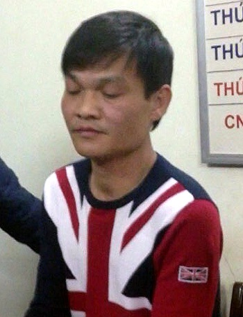 Hà Nội: Mang súng K59 "dạo phố", không đội mũ bảo hiểm - 1 Đối tượng Tạ Văn Hải.