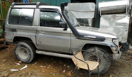 Hà Nội: Nữ sinh bị xế hộp Land Cruiser tông nguy kịch - 2 Chiếc xe ô tô bị giữ tại cơ quan công an.
