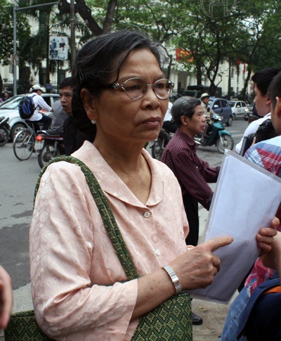 Mẹ nạn nhân Huyền đồng tình với phán quyết của tòa.