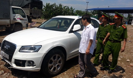 Xác định nạn nhân vụ xe Audi Q5 gây tai nạn liên hoàn - 2 Chiếc xe gây tai nạn được đưa về bãi xe của công an.