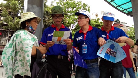 Cảnh sát giao thông Hà Nội ra quân “Tiếp sức mùa thi” - 10 Tiến Nguyên