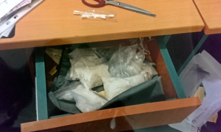 Thắng chia nhỏ số ma túy, cất giấu nhiều nơi.