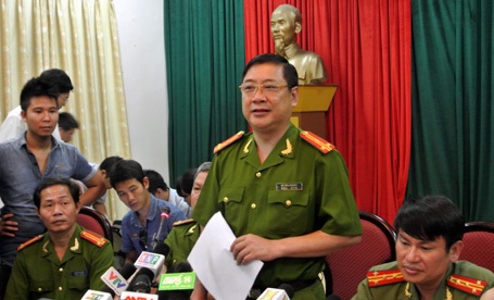 Xác chết không đầu trên sông Hồng chính là nạn nhân vụ Cát Tường - 1 Thượng tá Võ Hồng Phương trao đổi với báo chí chiều 5/8.