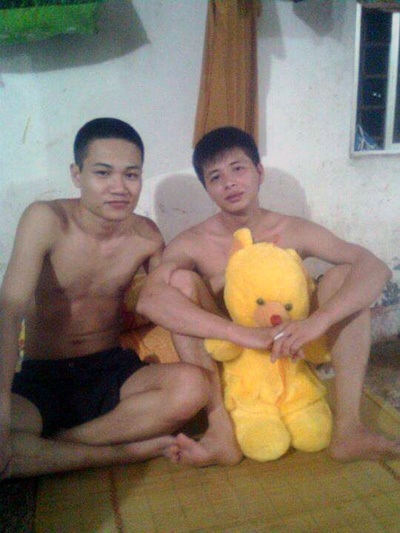 Truy nguồn phát tán ảnh phạm nhân trên facebook - 4 Hình ảnh một bữa cơm trong tù được chia sẻ.