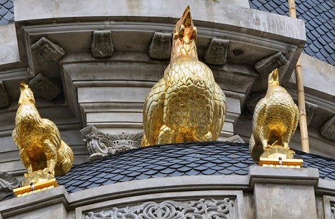 Lâu đài gà vàng nổi tiếng