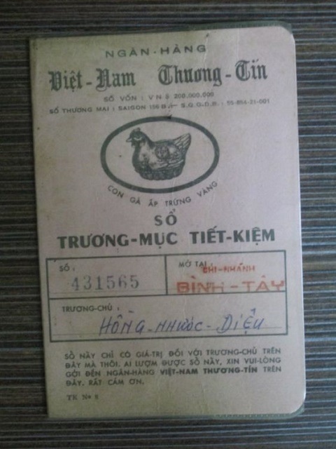 Rao bán gia sản "đại gia" thời xưa cũ với giá bèo - 2 “Sốt” mua bán sổ tiết kiệm thời cũ