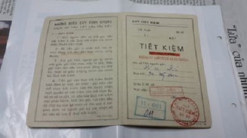 Rao bán gia sản "đại gia" thời xưa cũ với giá bèo - 4 Các cuốn sổ tiết kiệm này đều đã hết số dư, giới sưu tập tìm mua vì giá trị lâu năm của nó
