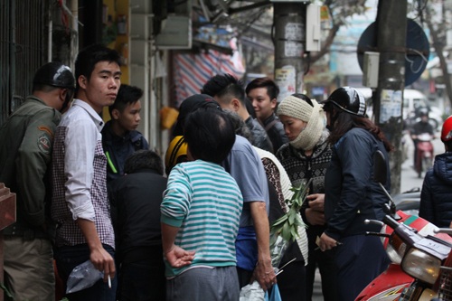 Quán xôi vỉa hè thu hàng chục triệu đồng mỗi ngày - 13 Một quán xôi đặc biệt giữa lòng Hà Nội