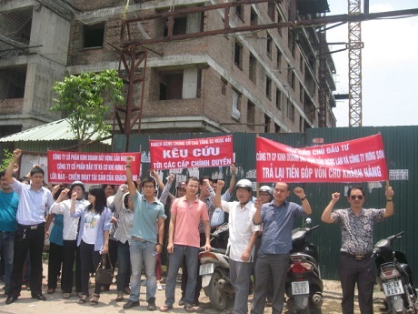 Còn nhiều “quả đắng” bất động sản như vụ bà Châu Thị Thu Nga - 2 Hàng trăm người dân kêu cứu vì ném tiền tỉ vào dự án 83 Ngọc Hồi