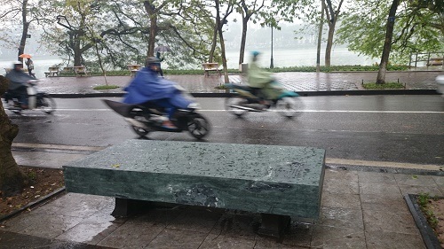 Ban quản lý phố cổ vẫn đang nghiên cứu để hoàn thiện hơn ghế đá cổ