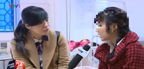 Nữ sinh lớp 10 bị bạn đánh hội đồng đến lún xương cánh mũi - 1 Nữ sinh Lan nghẹn ngào kể lại chuyện bị bạn đánh hội đồng.