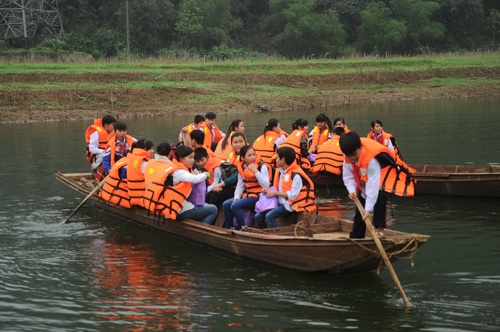Chùm ảnh: Học sinh lớp 6 tự chèo thuyền đi học - 13 Bắt đầu cuộc hành trình