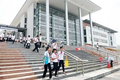 Cấm thi tuyển lớp 6: Trường lúng túng, phụ huynh tiếc công ôn luyện - 1 Cấm thi tuyển lớp 6: Trường lúng túng, phụ huynh tiếc công ôn luyện