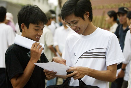 Học sinh “chuộng” thi Vật lý, Hóa học, môn Sử, Sinh “ế sưng” - 1 Học sinh lựa chọn môn tự chọn để thi là Vật Lý, Hóa học chiếm tỷ lệ lớn