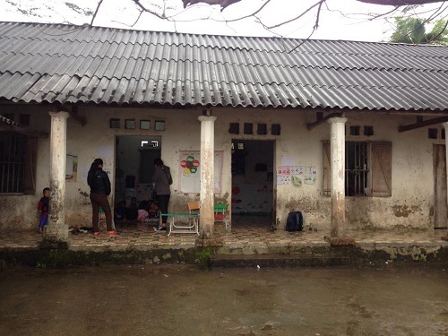 Hà Nội: Trường mầm non cạnh khu nuôi lợn, cô trò khổ vì mùi xú uế - 6 Những trang thiết bị dạy học nghèo nàn