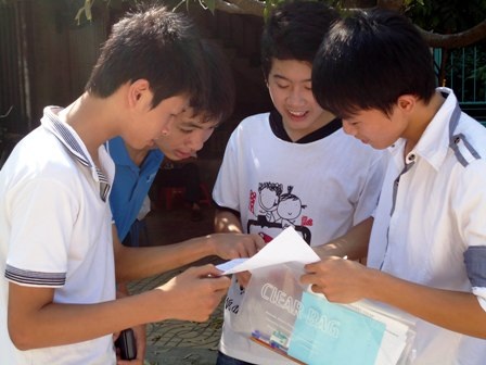 Hà Nội ra “lệnh cấm” vận động học sinh học lực yếu không thi vào lớp 10 - 1 Hà Nội ra “lệnh cấm” vận động học sinh học lực yếu không thi vào lớp 10