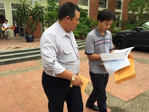 Một bộ hồ sơ tuyển sinh lớp 6 có giá 50.000 đồng