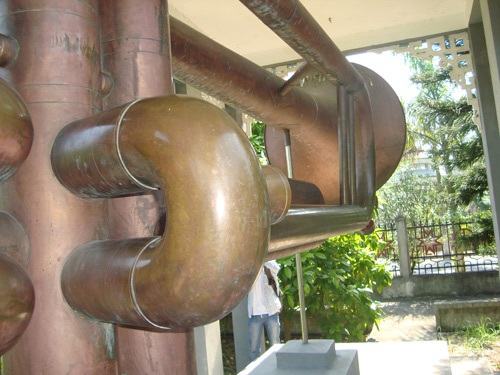 Gặp lão nông chế tạo kèn đồng to nhất Việt Nam - 4 Chiếc kèn khổng lồ lớn gấp hàng nghìn lần chiếc kèn thông thường